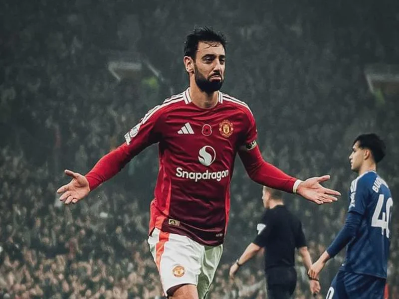 直播吧:邵佳一观摩熊猫杯考察球员,国足可能年底或明年初集中